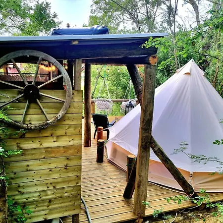 Petit Coin De Paradis